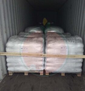 CONTAINER STUFFING WITH WOODEN BAR.